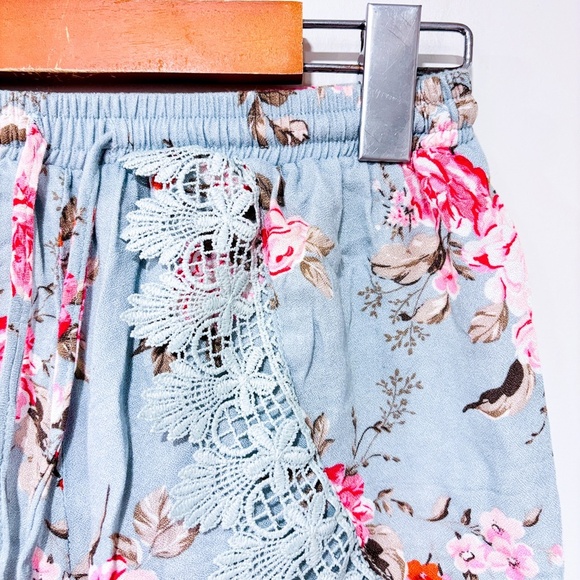 H&M DIVIDED Turquoise floral lace trim shorts | boho feminine summer | Size 2 * - Picture 7 of 8